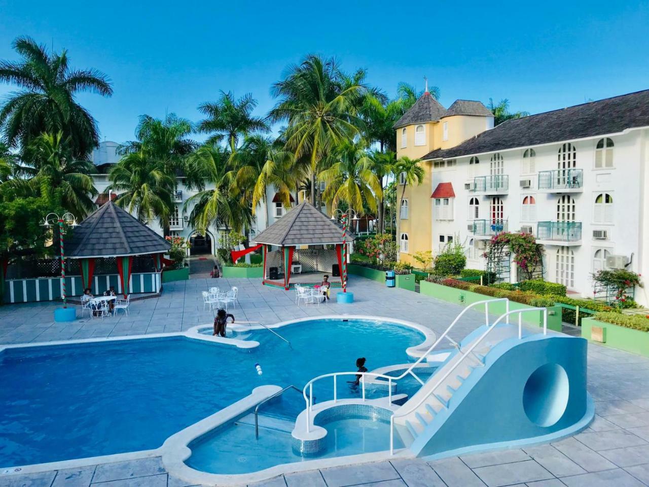 Marchabell By The Sea E22 Apartment Ocho Rios Ngoại thất bức ảnh