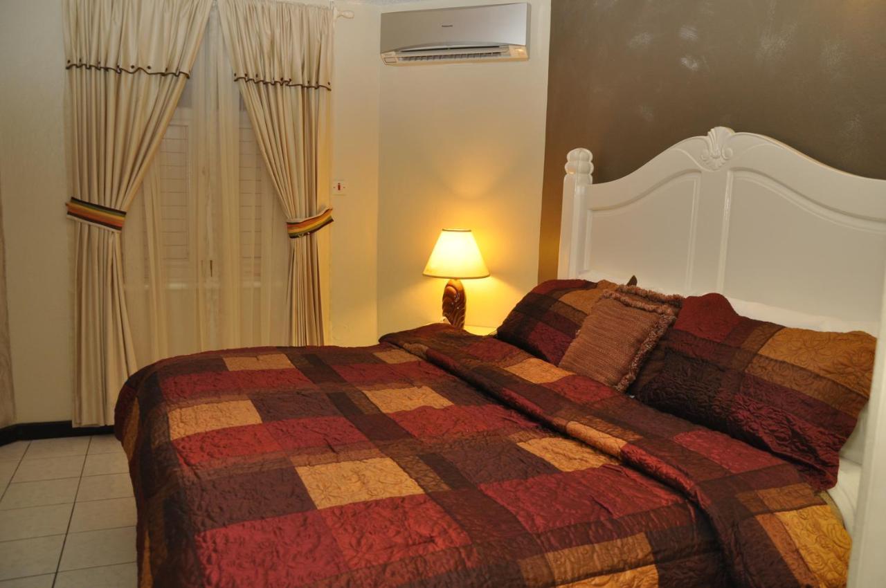 Marchabell By The Sea E22 Apartment Ocho Rios Phòng bức ảnh