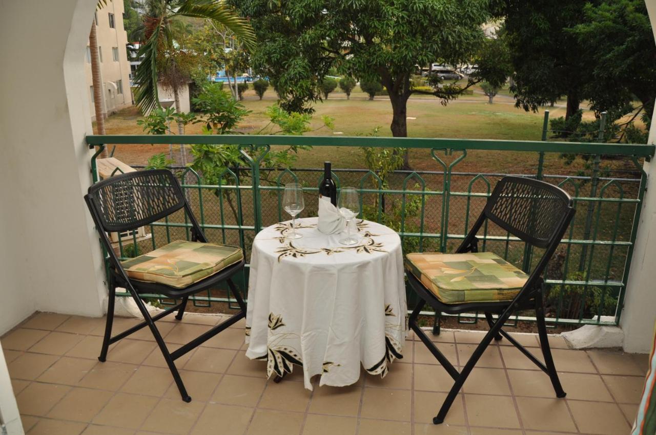 Marchabell By The Sea E22 Apartment Ocho Rios Phòng bức ảnh